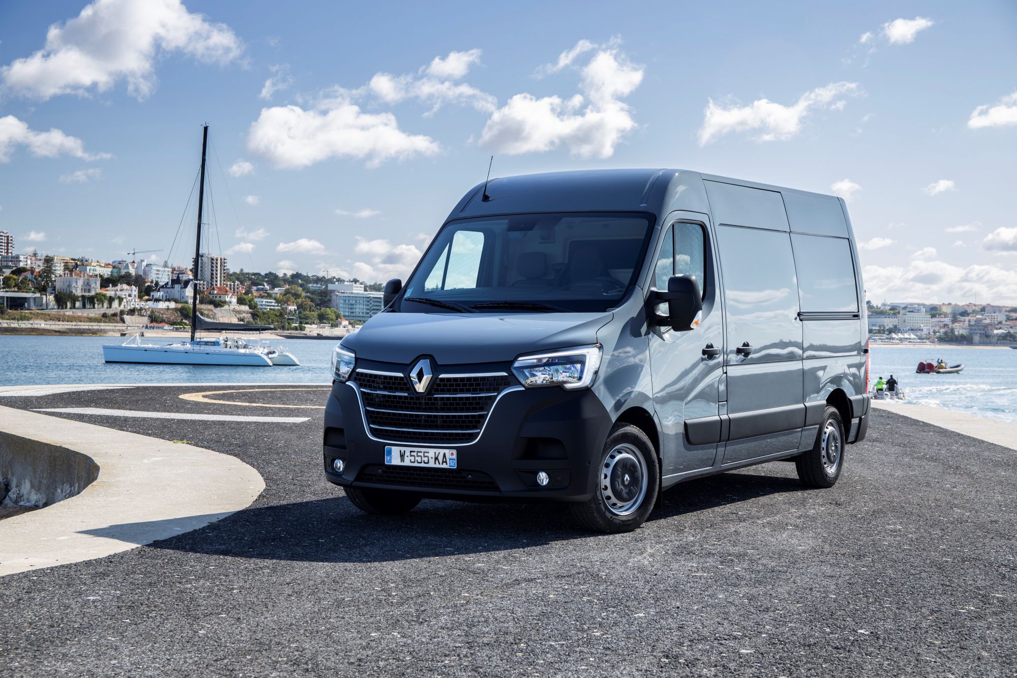 Renault explora la conversión a eléctricos de sus vehículos comerciales